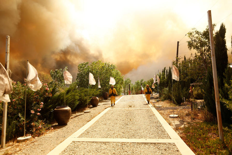 Southern California wildfire forces evacuations