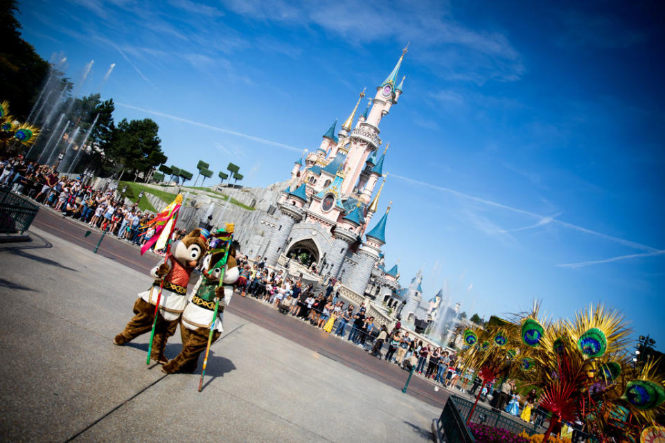 So lange die Pforten von Disneyland Paris dicht sind, können Disney-Fans die Aktivitäten von zu Hause aus genießen (Bild: Getty Images)