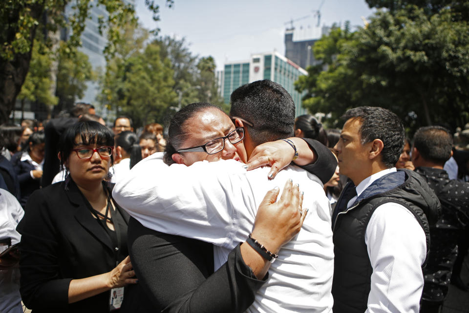 <p>Imágenes de tensión y nerviosismo se suceden en las calles de la capiotal mexicana. (AP Photo/Rebecca Blackwell) </p>