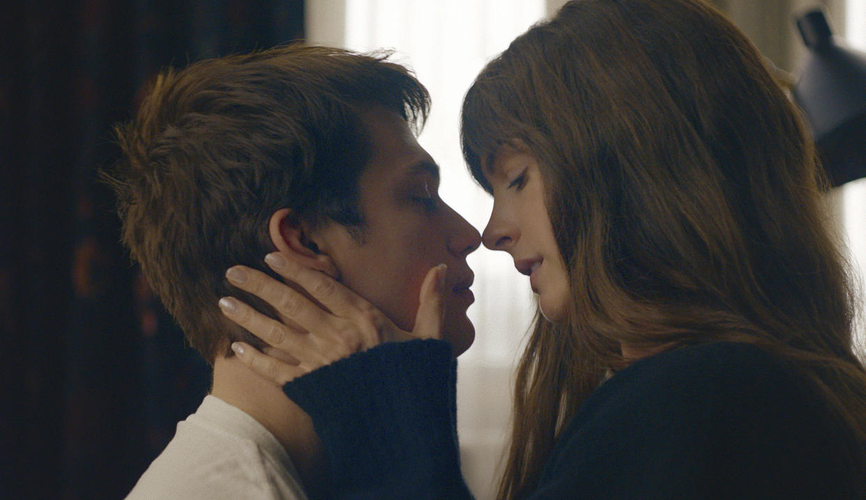 Anne Hathaway and Nicholas Galitzine 