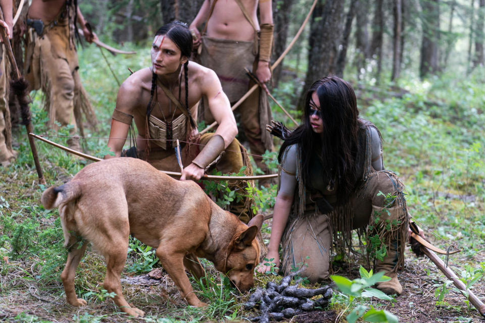 “Prey”: Taabe (Dakota Beavers) and Naru (Amber Midthunder)