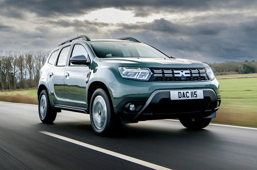 Dacia duster road test 2023 01 tracking front 0