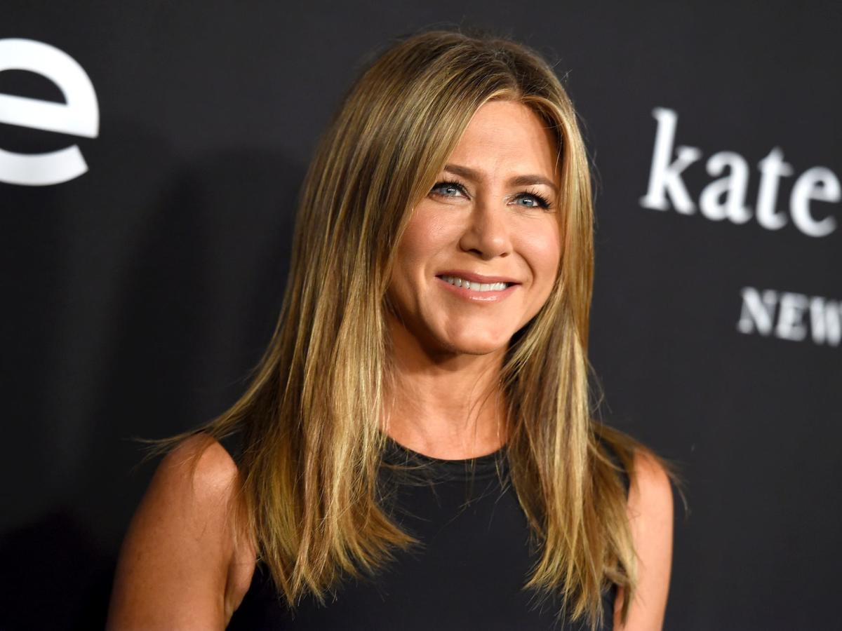 Jennifer Aniston says she spent her first ‘Friends’ paycheck on a $13,000 vintage Mercedes-Benz car that immediately broke down