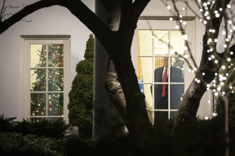 Trump under a cloud of Yuletide gloom. (Photo: Drew Angerer via Getty Images)