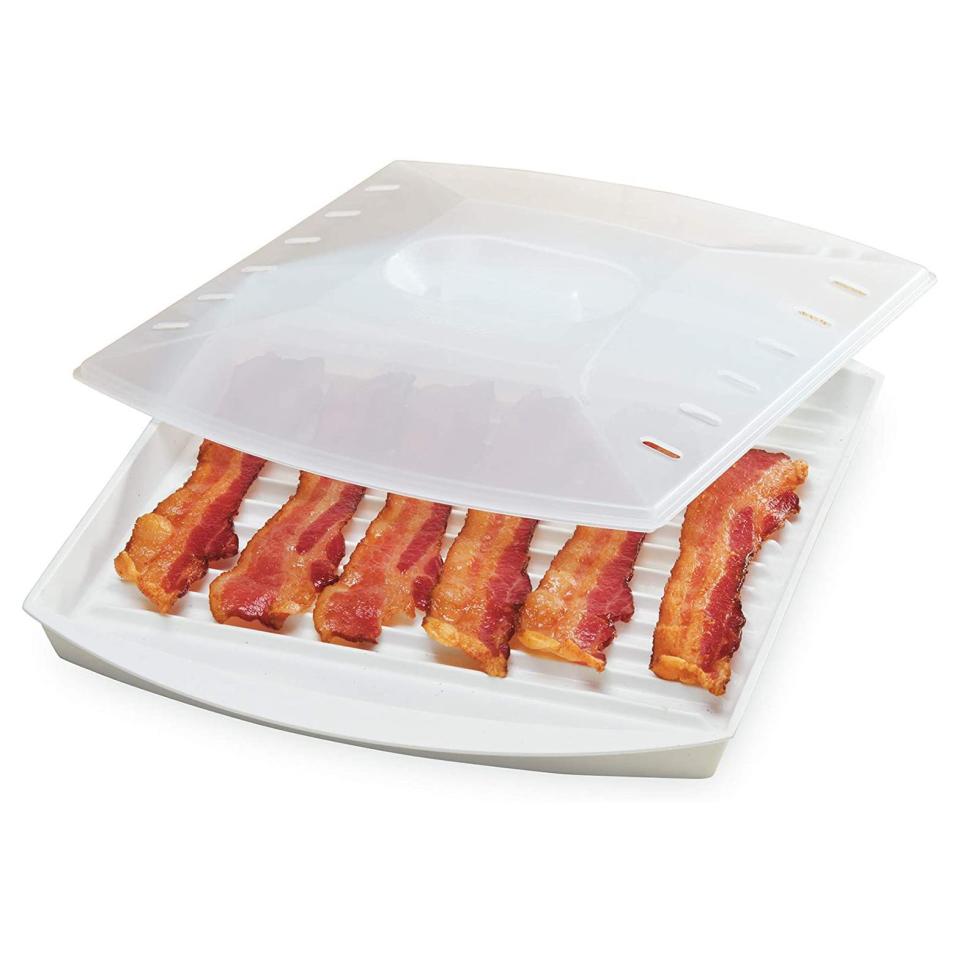 13) Microwavable Bacon Grill