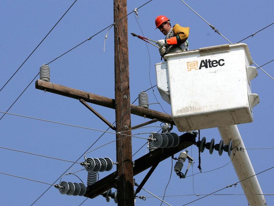 electrical power line worker repair