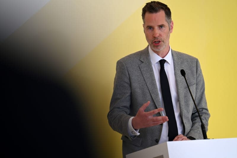 Christian Dürr, leader of the FDP parliamentary group, speaks during a press statement at the start of the meeting of his parliamentary group in the Bundestag. Jessica Lichetzki/dpa