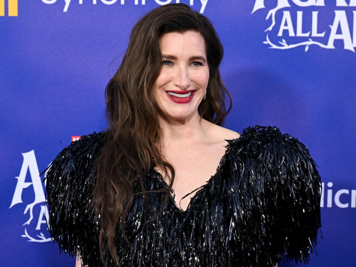 Kathryn Hahn was extremely uncompromising in her latest nude scene and we live for it