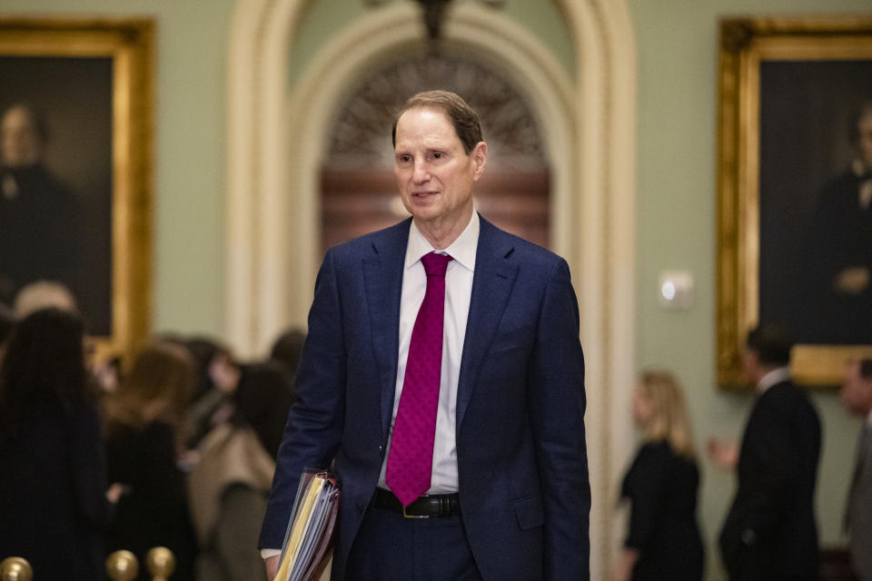 WASHINGTON, DC - JANUARY 30: Senator Ron Wyden (D-OR) heads to the Senate floor before the Senate impeachment trial of President Donald Trump starts for the day on January 30, 2020 in Washington, DC. The trial will enter into the second day of the question phase where Senators have the opportunity to submit written questions to the House managers and President Trump's defense team. (Photo by Samuel Corum/Getty Images)