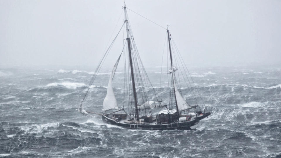 Bør on rough winter seas