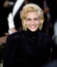 <p>Rocking a short platinum crop, Roberts hit the red carpet in 1995. (Photo: Getty Images)</p>