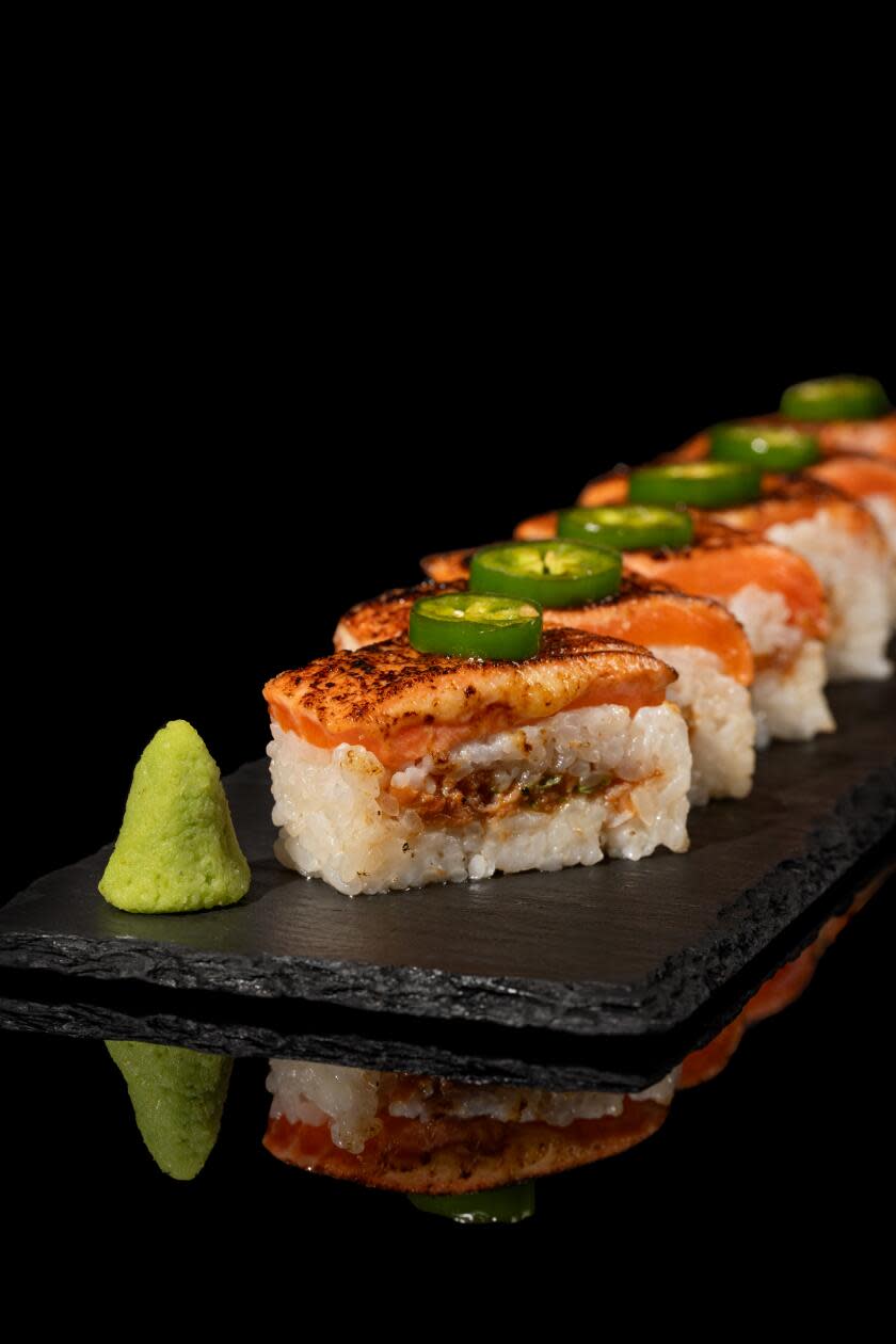 Aburi salmon oshizushi at Budonoki.