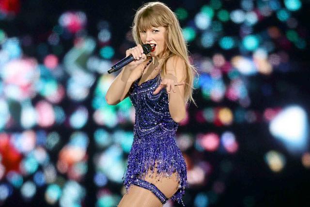 Taylor Swift Hilariously Embraces Minor Wardrobe Malfunction at Tampa Eras  Show: 'I End Up in Crisis