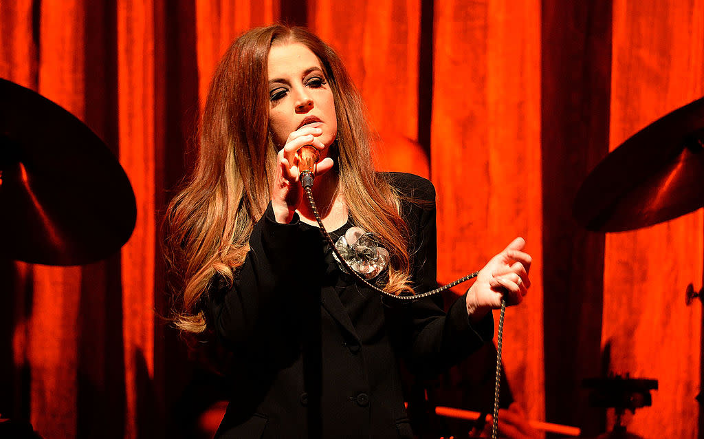 Lisa Marie Presley performs in Tokyo in 2014. (Photo: Jun Sato/WireImage)
