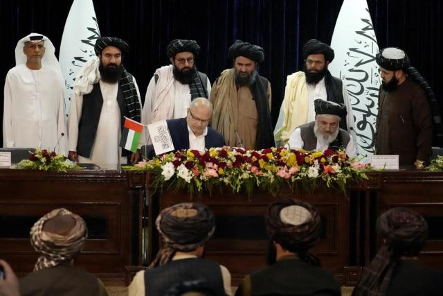 Taliban say deal signed with UAE firm to manage airports