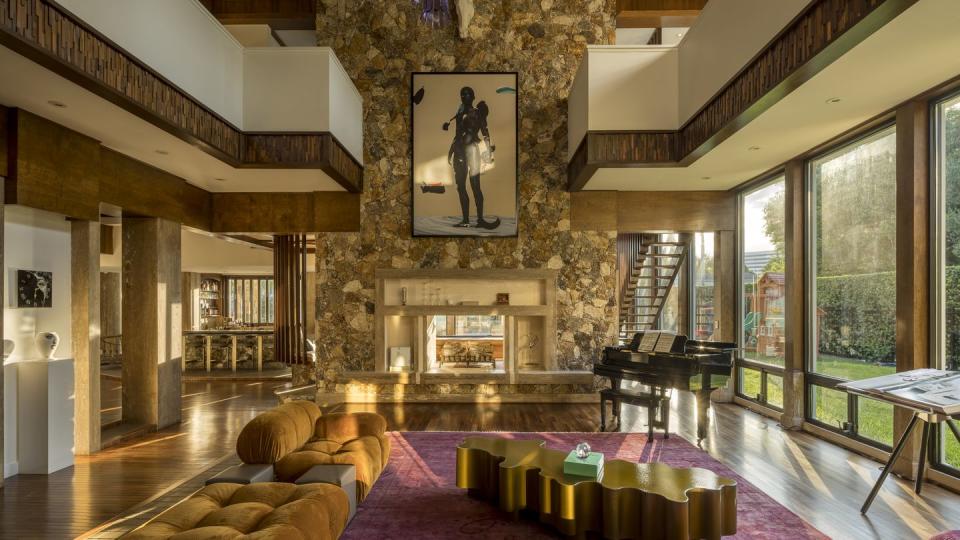 joe jonas sophie turner living room