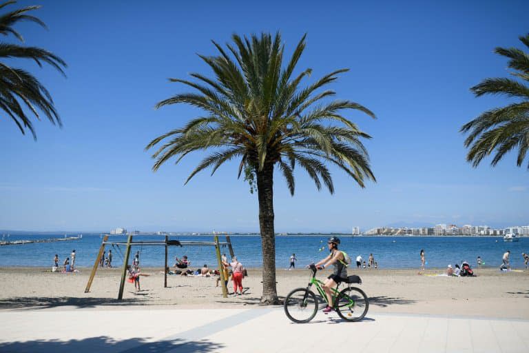 La plage de Roses, en Espagne, le 21 juin 2020  - Josep LAGO © 2019 AFP