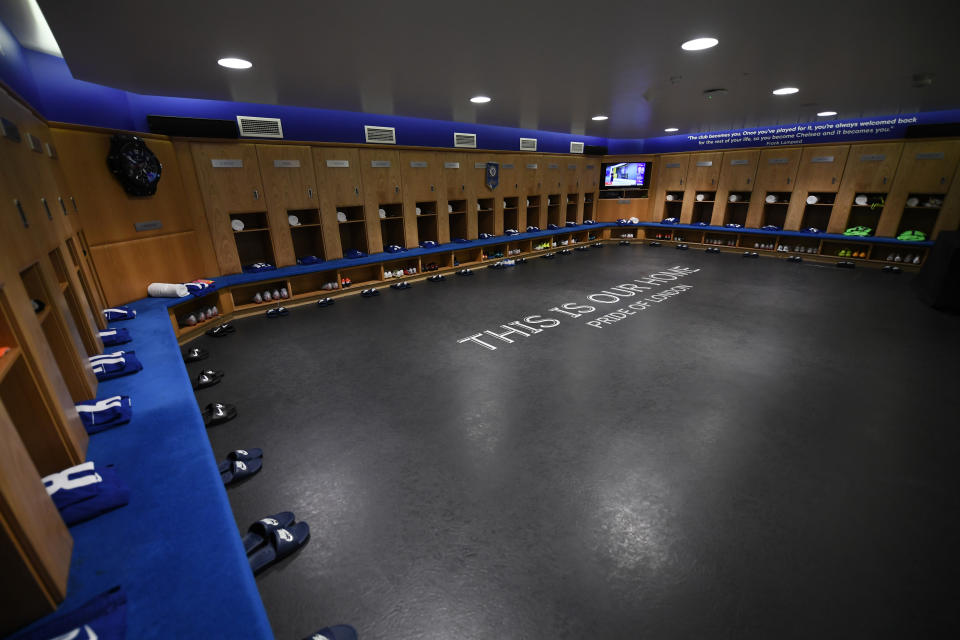 Inside the dressing room there are quotes from former players.