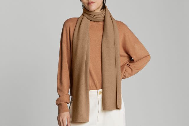 <p>Everlane</p>