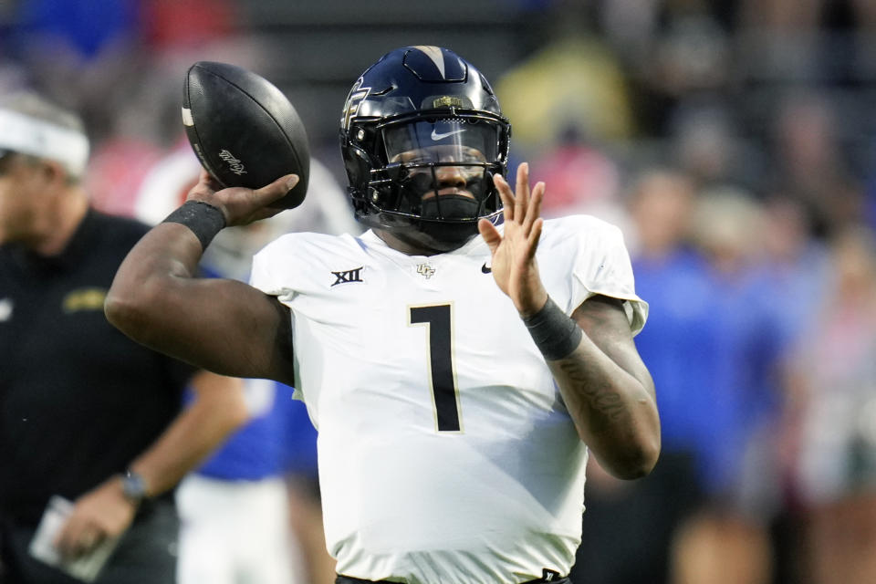 Central Florida quarterback KJ Jefferson (1) warms up before an NCAA college football game against Florida, Saturday, Oct. 5, 2024, in Gainesville, Fla. (AP Photo/John Raoux)