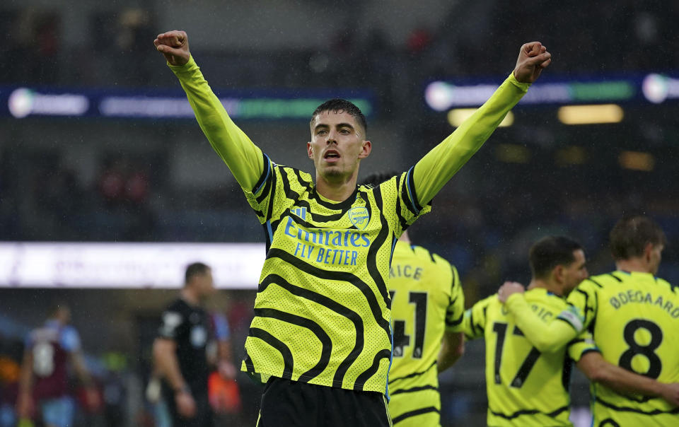 Kai Havertz del Arsenal celebra el quinto gol en el encuentro ante el Burnley en la Liga Premier el sábad 17 de febrero del 2024. (Peter Byrne/PA via AP)