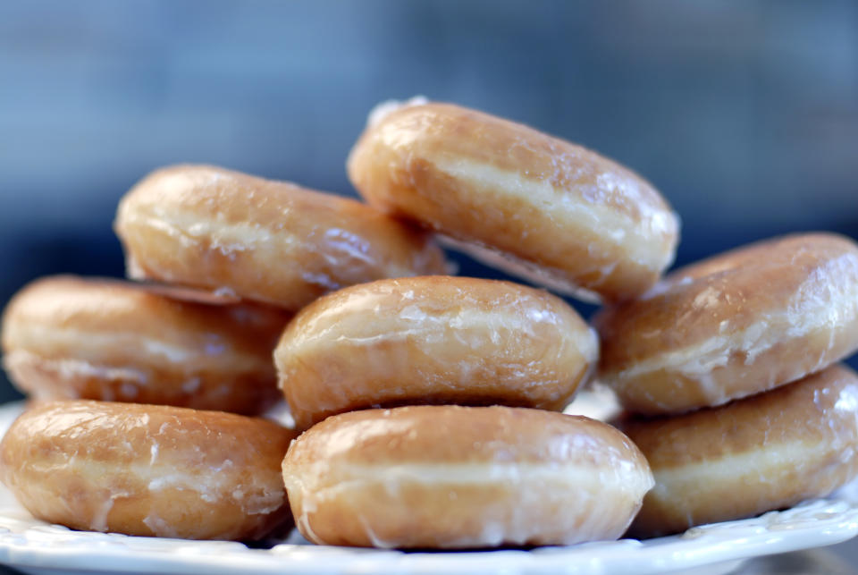 Beschwipste Krapfen sind nichts für Kinder, aber äußerst lecker (Symbolbild: Getty Images)