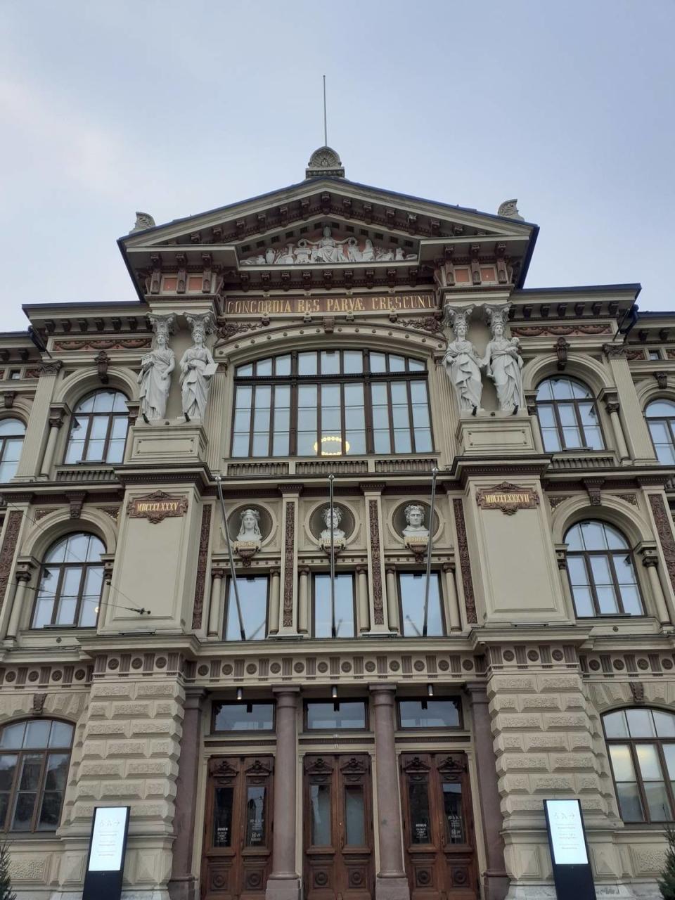 Museo de Bellas Artes o Ateneum.