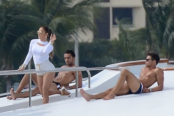 Jennifer-Lopez-video-shoot-white-shorts-yacht-miami-florida