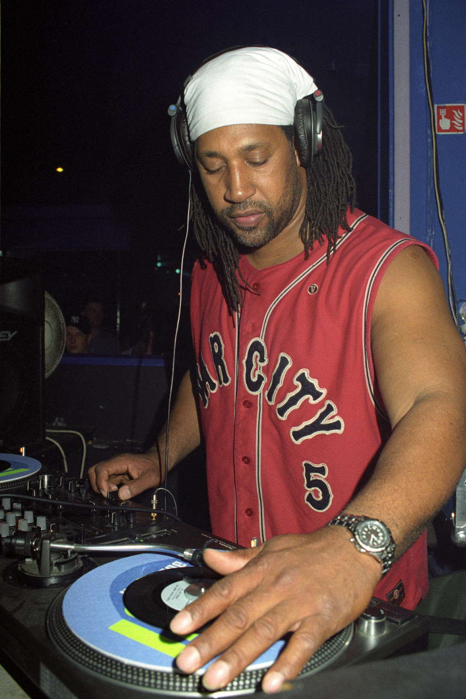 DJ Kool Herc, DJing, Blackpool, UK 07.10.2000. (Photo by Henry Iddon/PYMCA/Avalon/Getty Images)