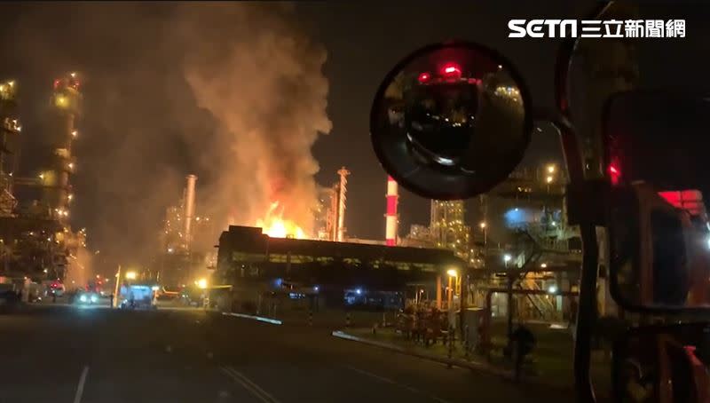 大林煉油廠火警，現場目擊者聽到爆炸聲響。（圖／翻攝畫面）