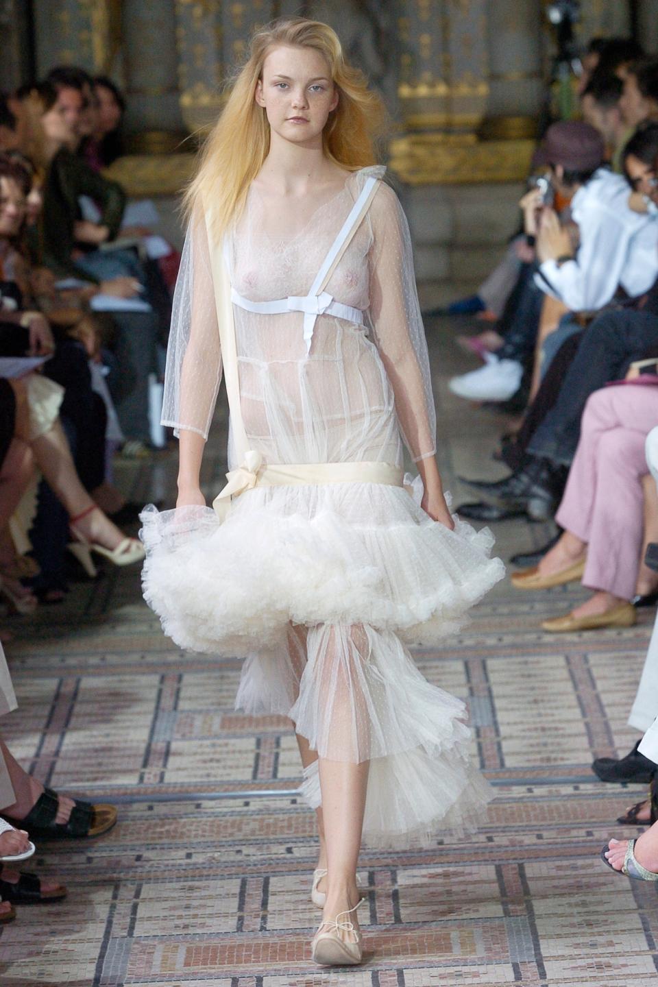 Anne Valérie Hash, fall 2004 couture