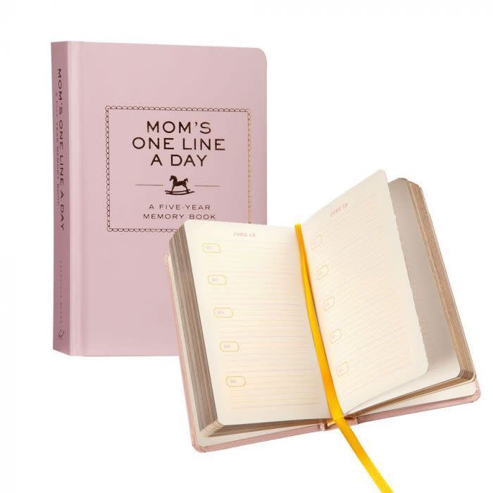 Mom's One Line a Day: A Five-Year Memory Book