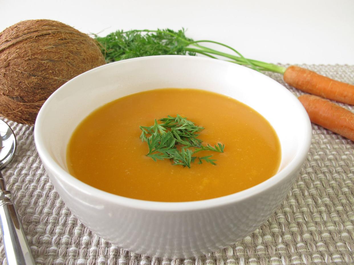 Creamy carrot soup with coconut milk - Karottencremesuppe mit Kokosmilch