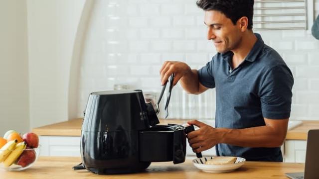 Can You Put Aluminum Foil In An Air Fryer?