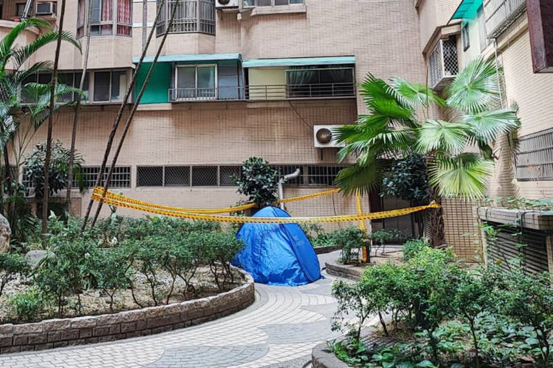 任職超商的台南市30歲丁姓男子3日中午在永康區住處墜樓身亡，右腰有槍傷，警方朝他殺方向偵辦。（中央社）