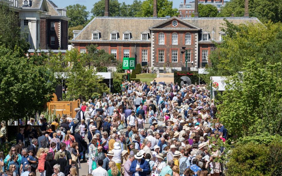 RHS Chelsea Flower Show 2022 when dates tickets transport advice best day to go where to eat stay hotels restaurants