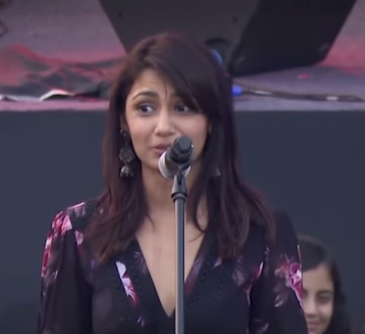 Sriti Jha performs her “Confessions Of An Asexual Romantic" speech at the 2020 Kommune Indian SpokenFest