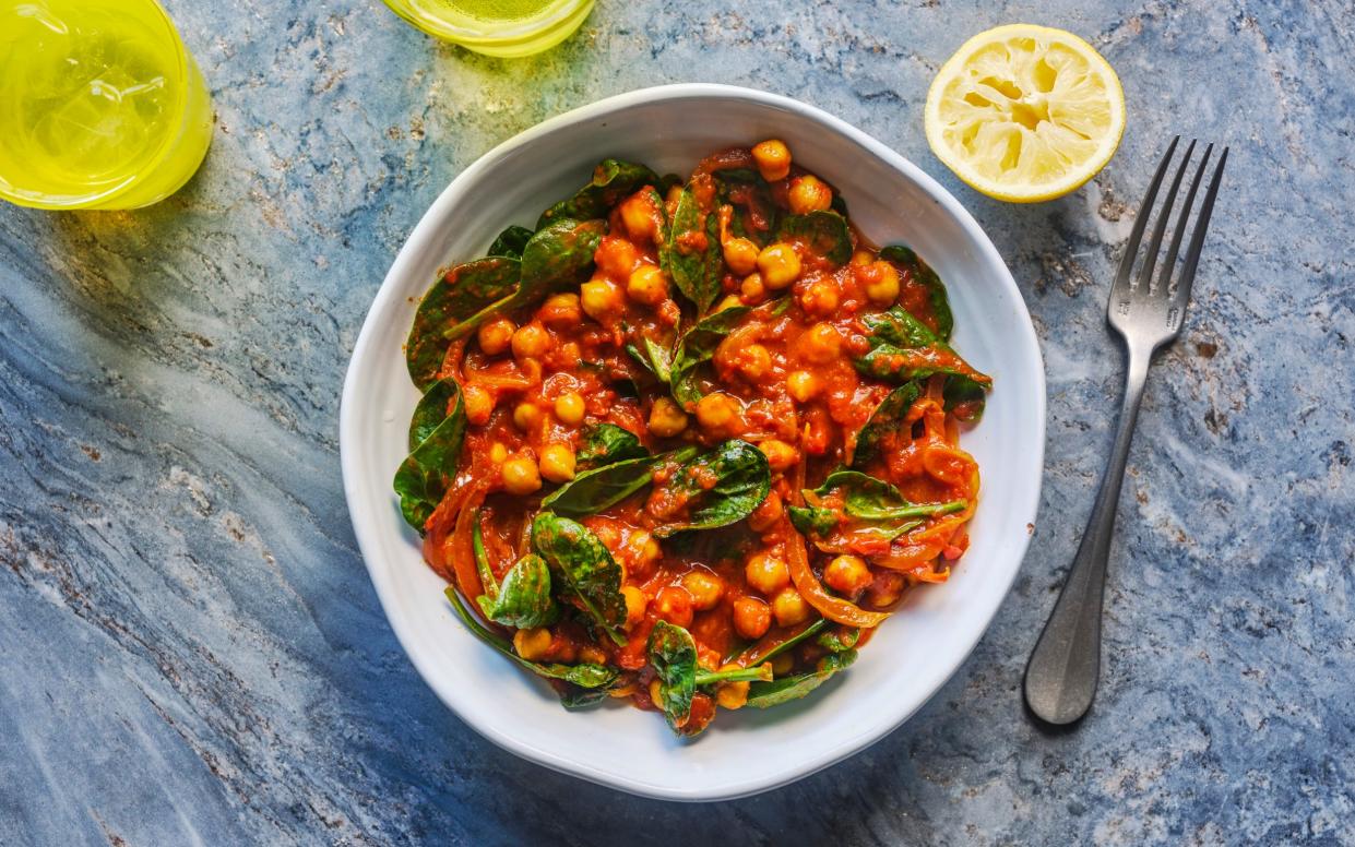 Spinach and chickpea curry