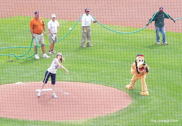 Spring Swing: Braves fan uses Charlie Sheen meme to taunt Mets