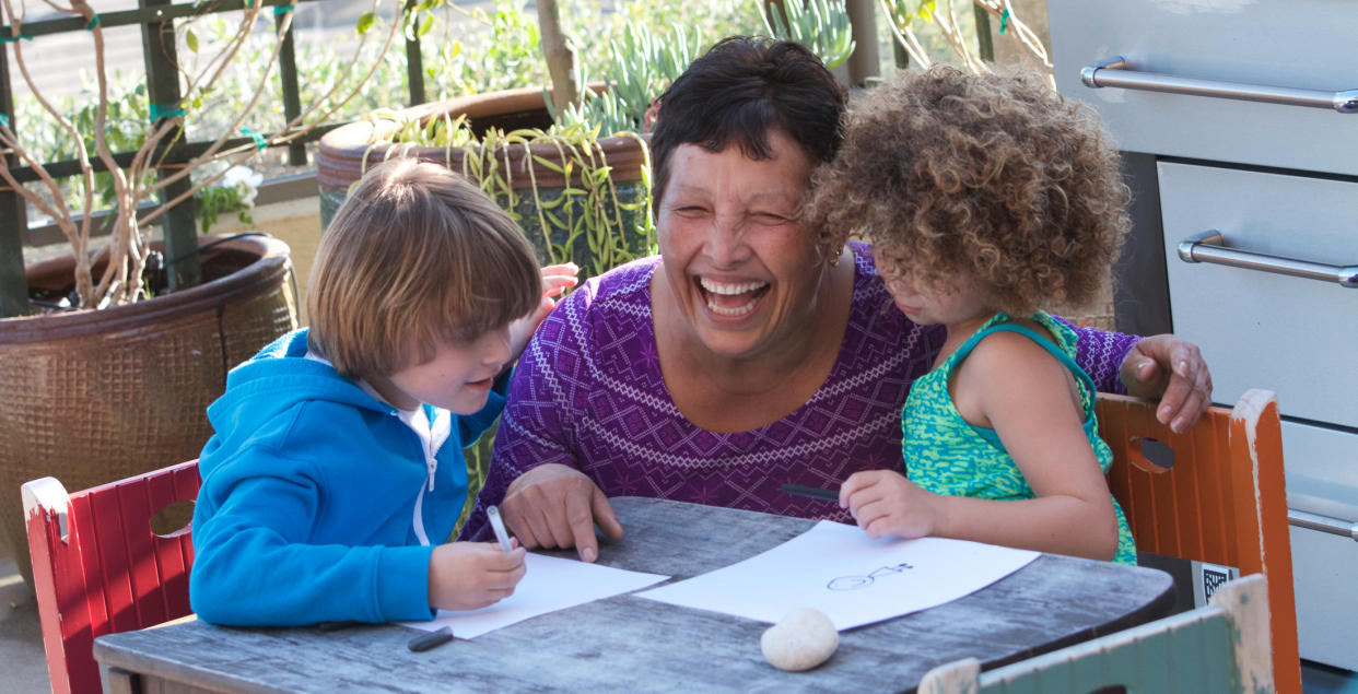 kids drawing with nanny