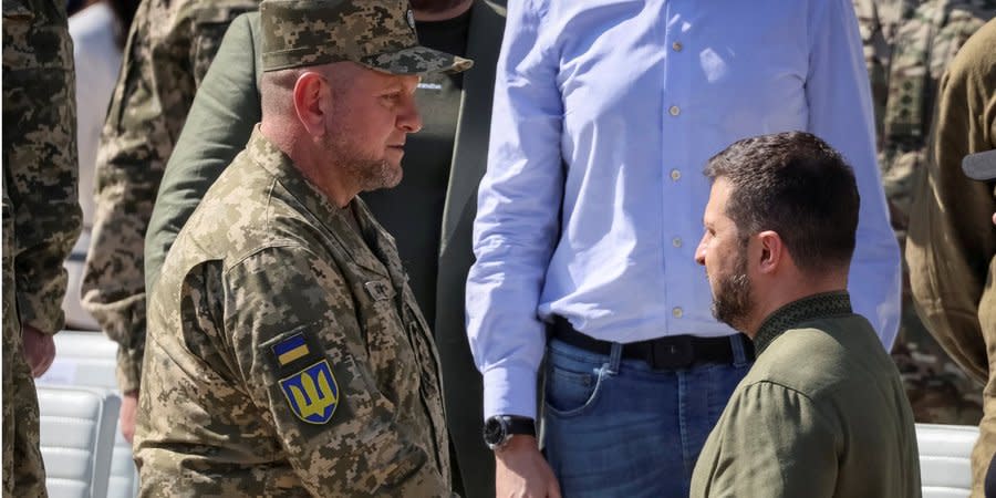 Valery Zaluzhnyi and Volodymyr Zelenskyy