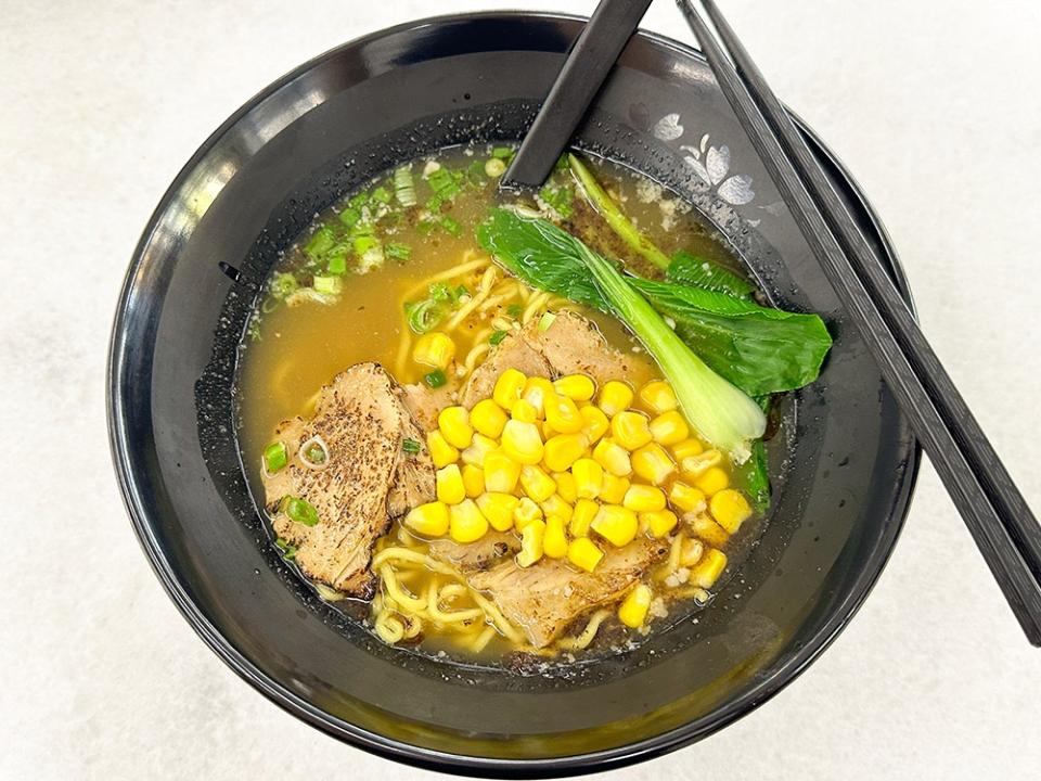 A new addition to the menu is their Tonkotsu Shoyu Ramen, which looks more like a 'shoyu ramen' since the broth is clear.