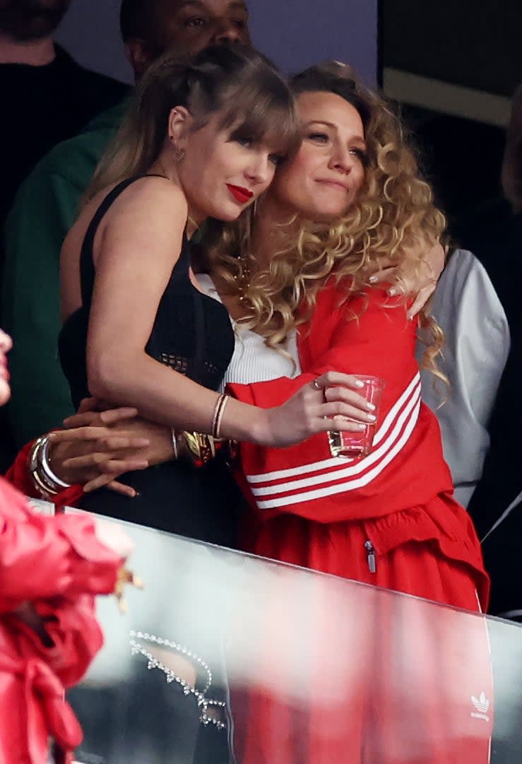 Close up of Taylor Swift and Blake Lively