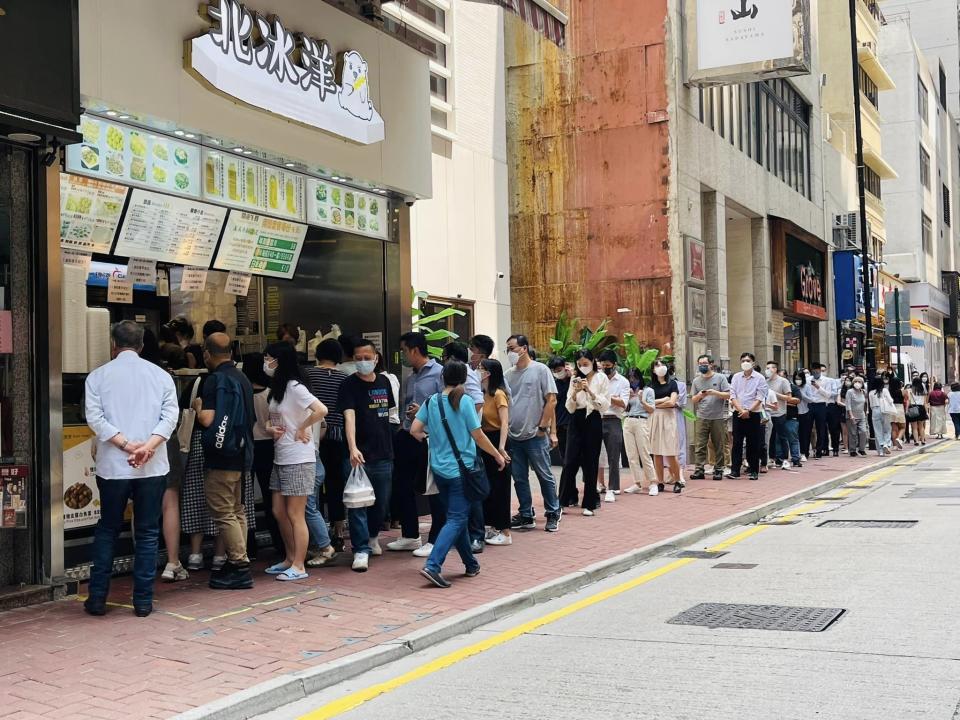 上環兩餸飯｜北冰洋$36 竟有炒蜆＋吉列豬扒＋鯖魚 關注組大讚 日日排長龍  