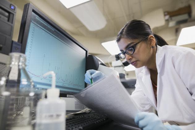 Nº. 10: Cientista de dados Salário médio anual: R$ 433,7 mil Perspectivas de crescimento até 2024: 16% (Getty Images / Hero Images)