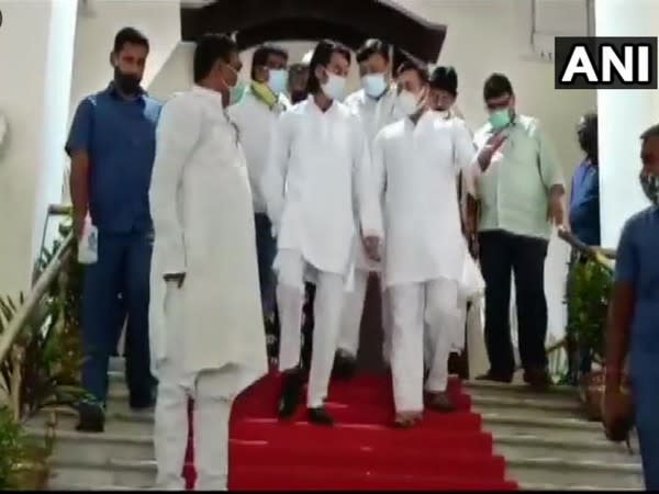 Rashtriya Janata Dal (RJD) leader Tejashwi Yadav and Tej Pratap Yadav at Bihar CM's office (Photo/ANI)