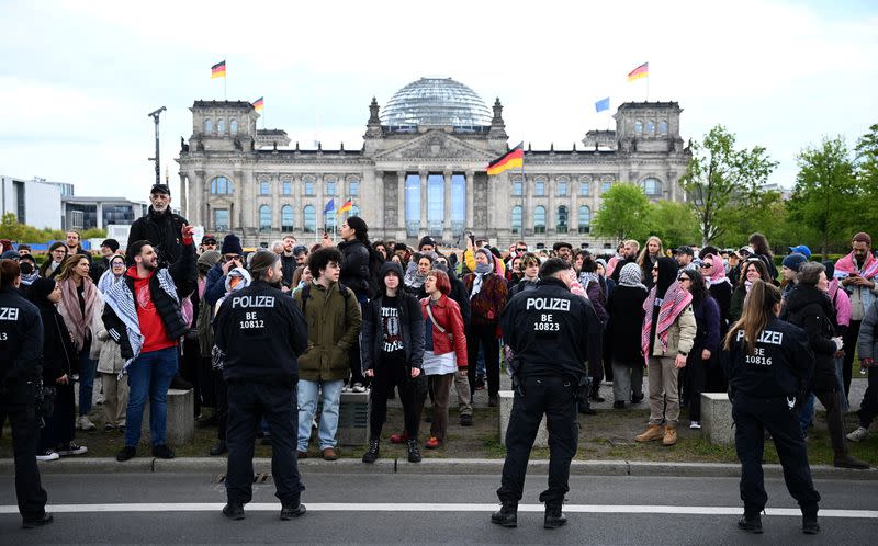 Police at pro-Palestinian protest camp near chancellery in Berlin