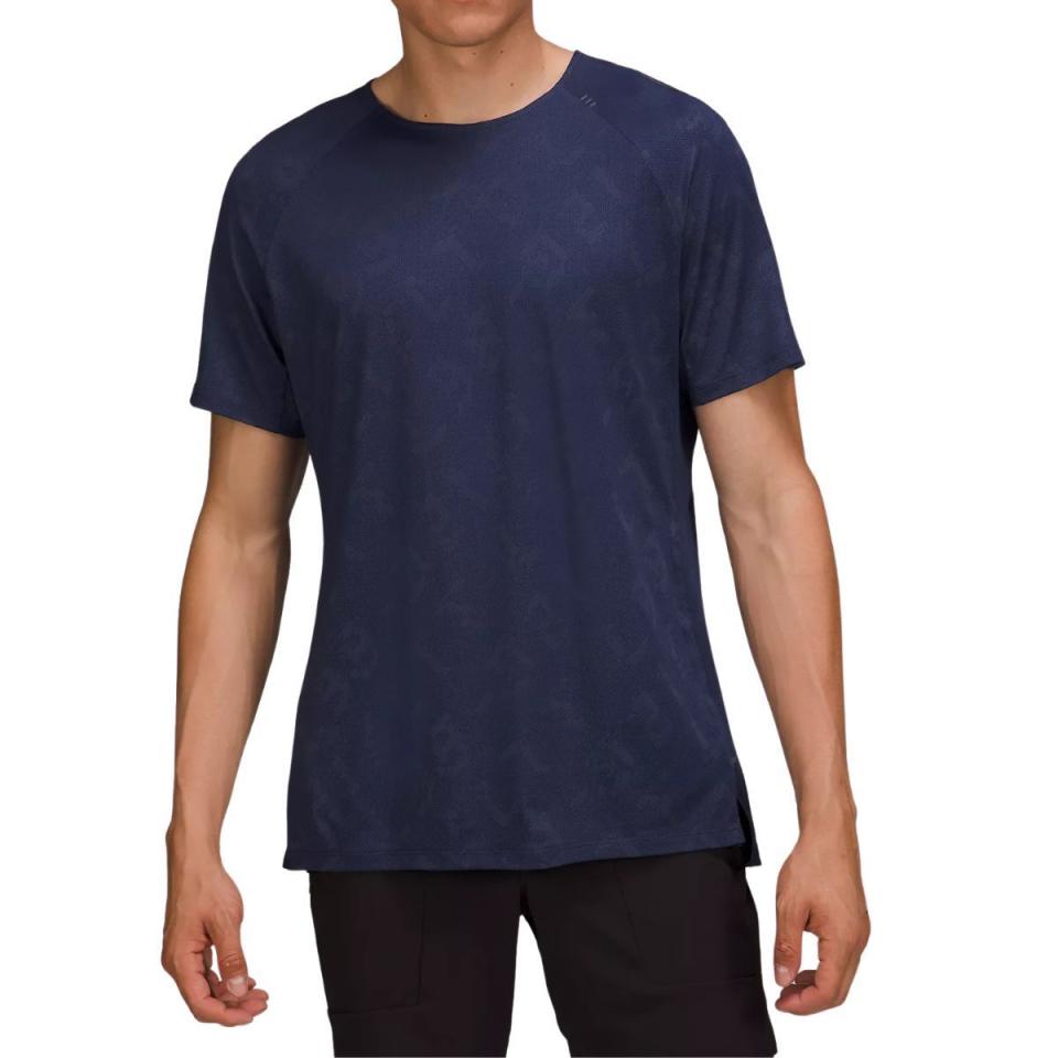 Textured Training Short Sleeve Shirt