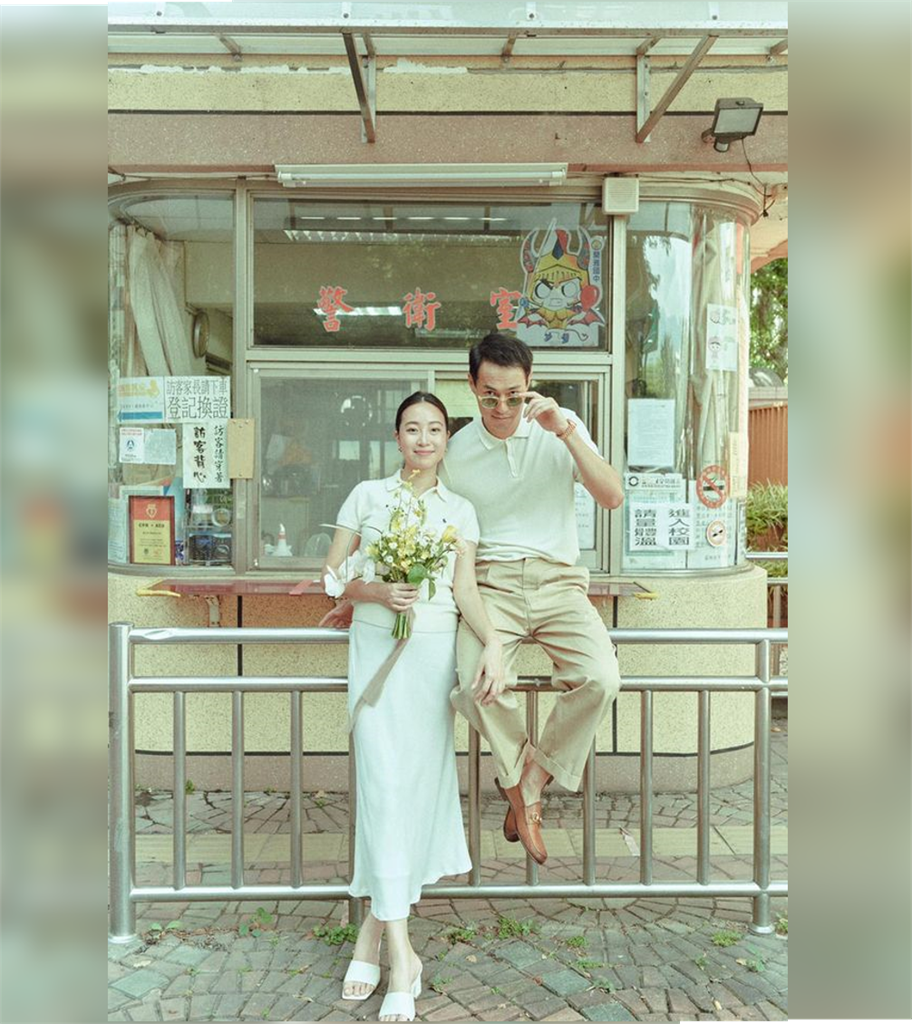 今天楊祐寧在臉書秀出和未婚妻在校園甜蜜的「類婚紗照」，兩人穿著白色系服裝，在蘭雅國中警衛室前與校園內嘻鬧。（圖／截取楊祐寧臉書）