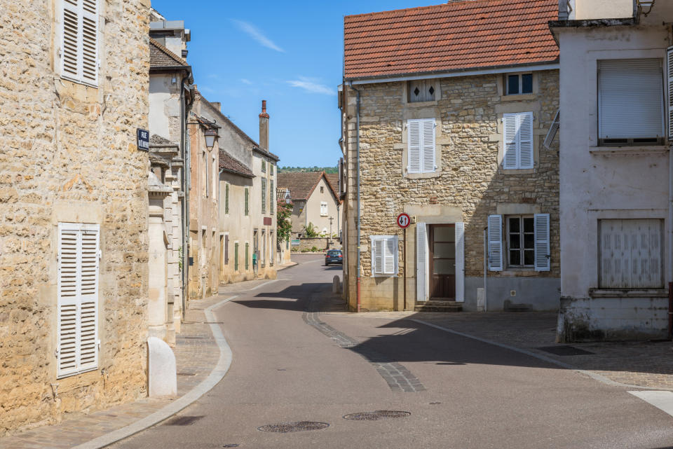 In Frankreich gibt es viele schöne Dörfer, wie hier der Ort Meursault. (Bild: Getty Images)